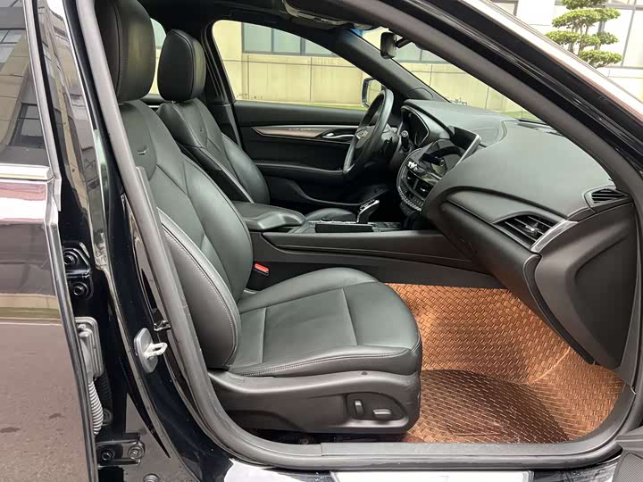 Фото 8 - Cadillac CT5