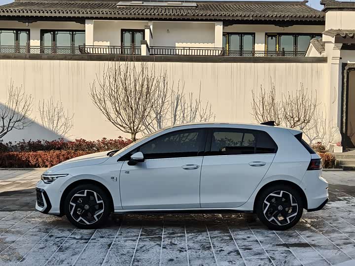 Фото 4 - Volkswagen Golf