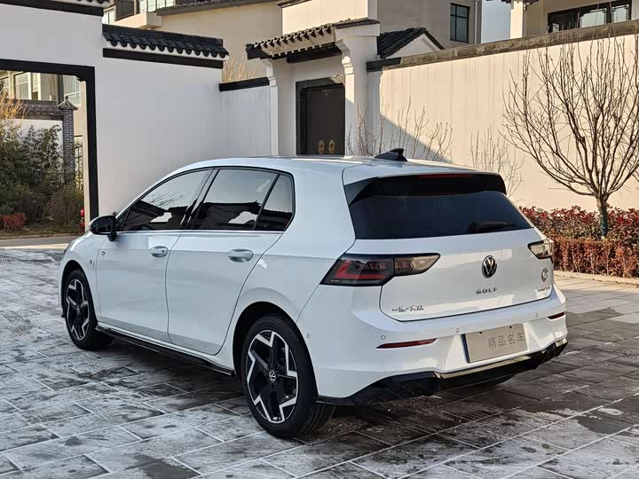 Фото 5 - Volkswagen Golf