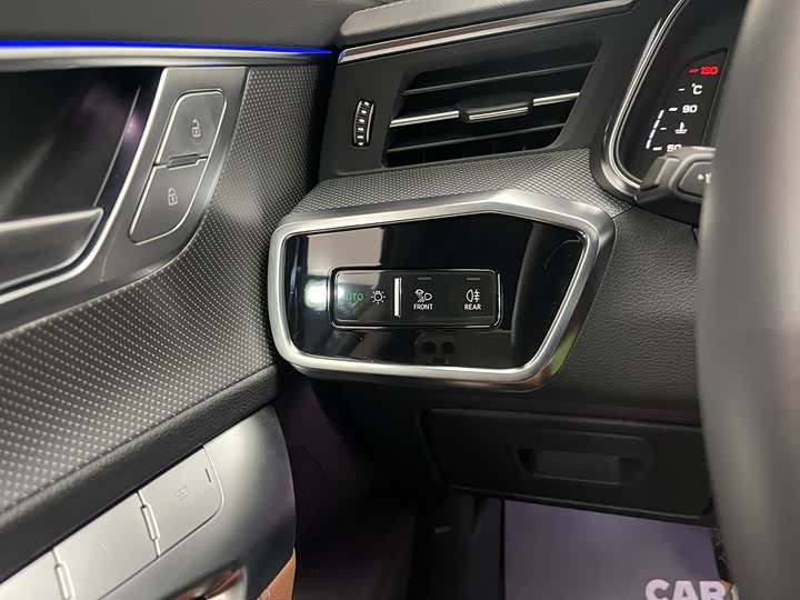 Фото 4 - Audi A7L