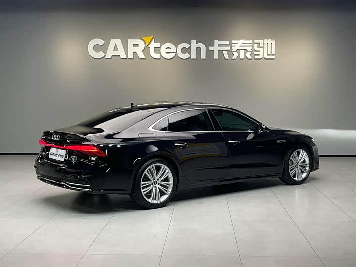 Фото 6 - Audi A7L