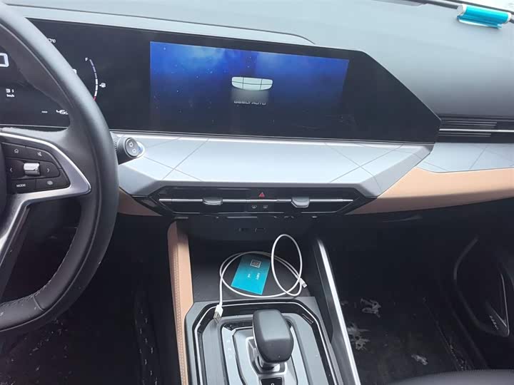 Фото 6 - Geely Okavango Pro