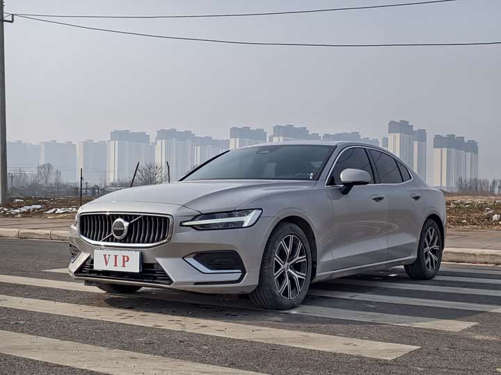 Фото 1 - Volvo S60