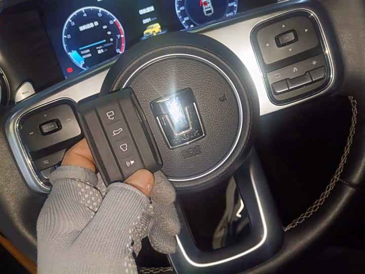 Фото 9 - Tank 300