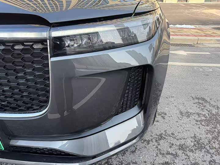 Фото 4 - LiXiang One