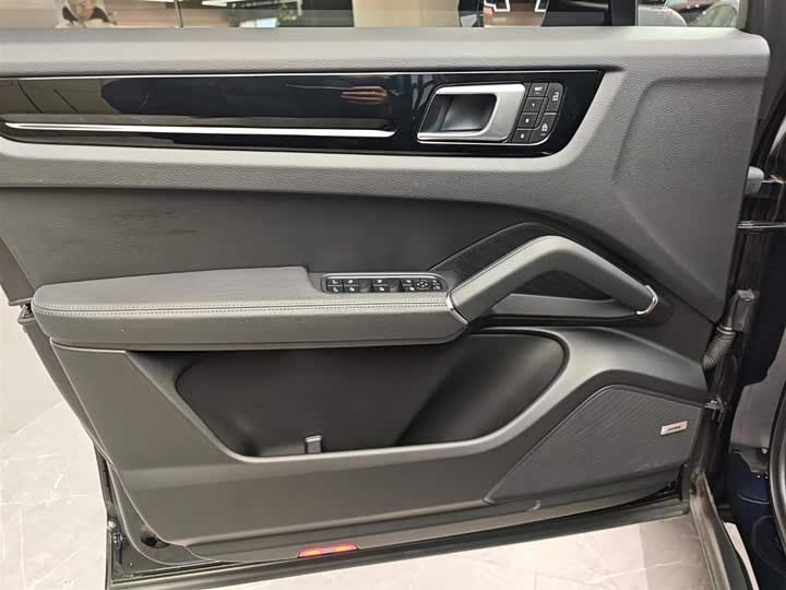 Фото 5 - Porsche Cayenne