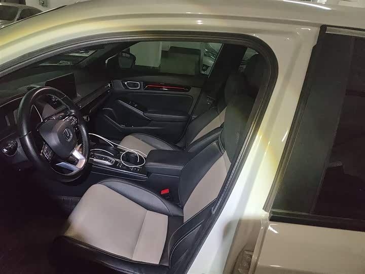 Фото 8 - Honda Civic