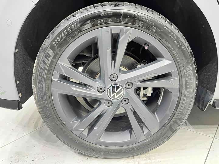 Фото 7 - Volkswagen Golf