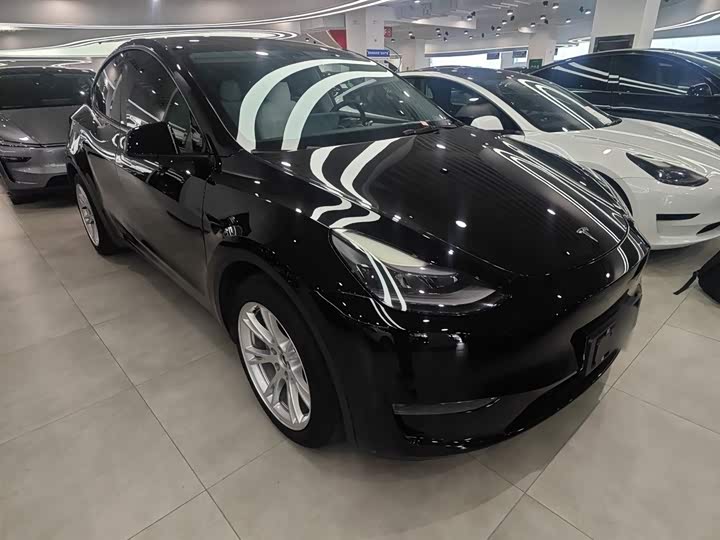 Фото 4 - Tesla Model Y