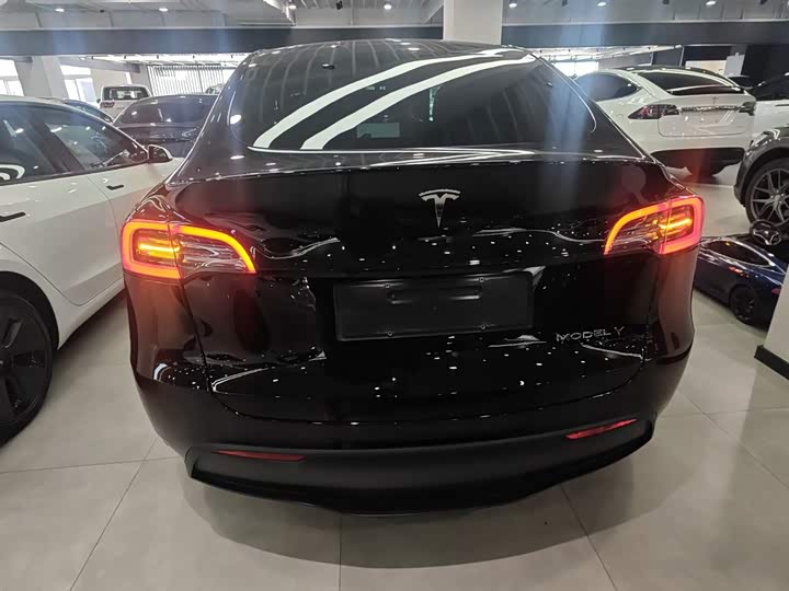Фото 6 - Tesla Model Y