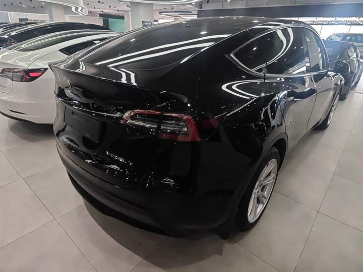 Фото 7 - Tesla Model Y