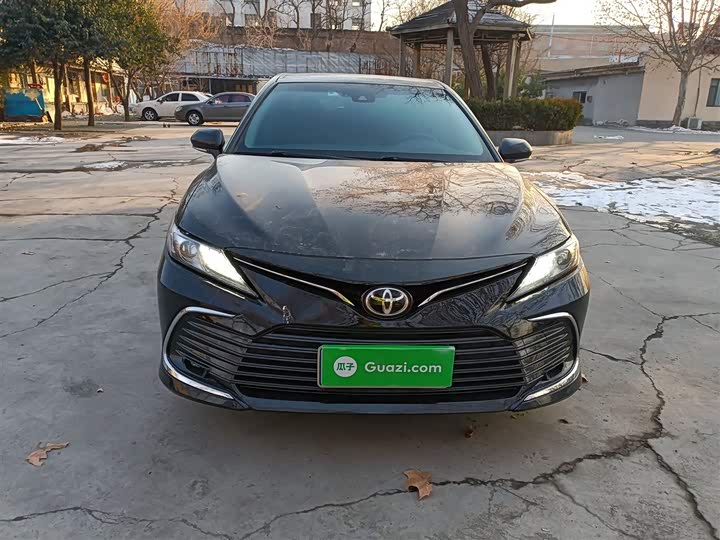 Фото 3 - Toyota Camry