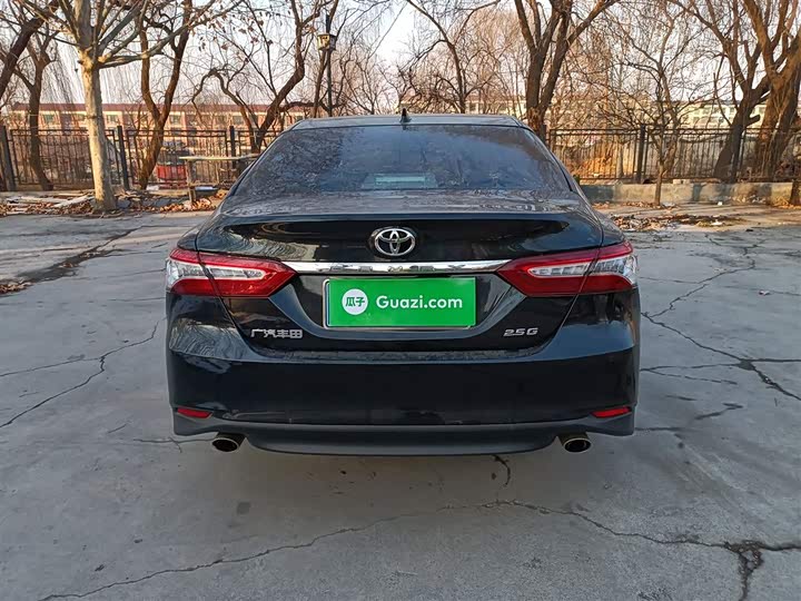 Фото 6 - Toyota Camry