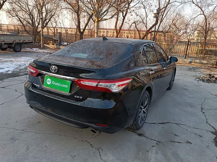 Фото 7 - Toyota Camry