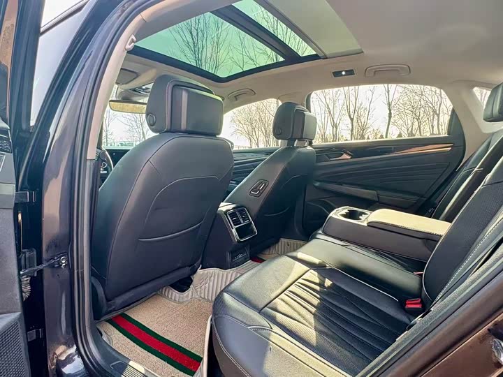 Фото 8 - Volkswagen Passat