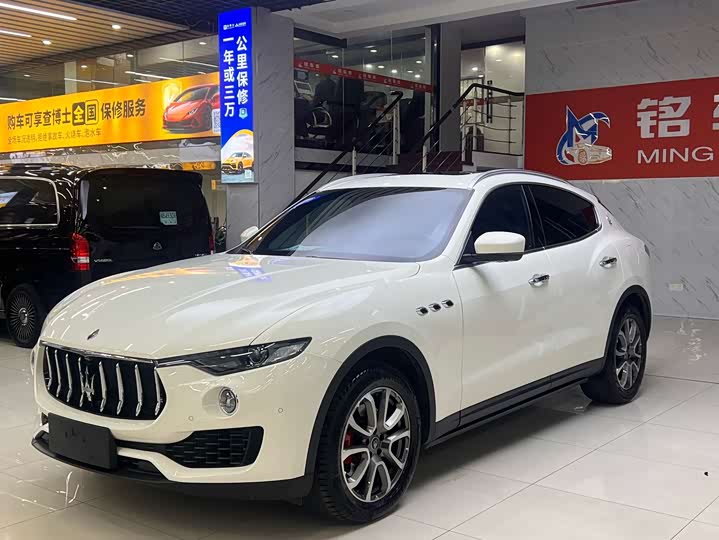 Фото 1 - Maserati Levante