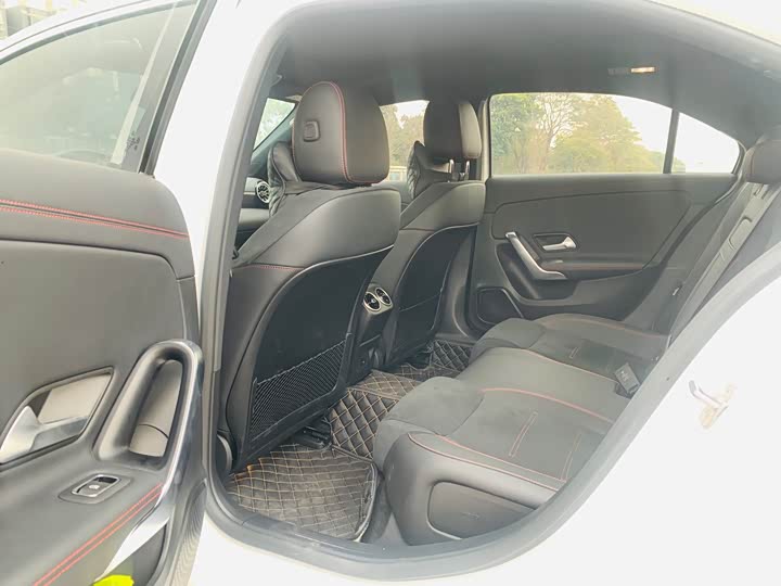 Фото 8 - Mercedes-Benz A-Class