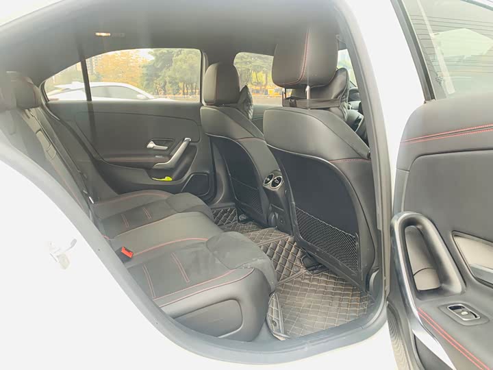 Фото 9 - Mercedes-Benz A-Class