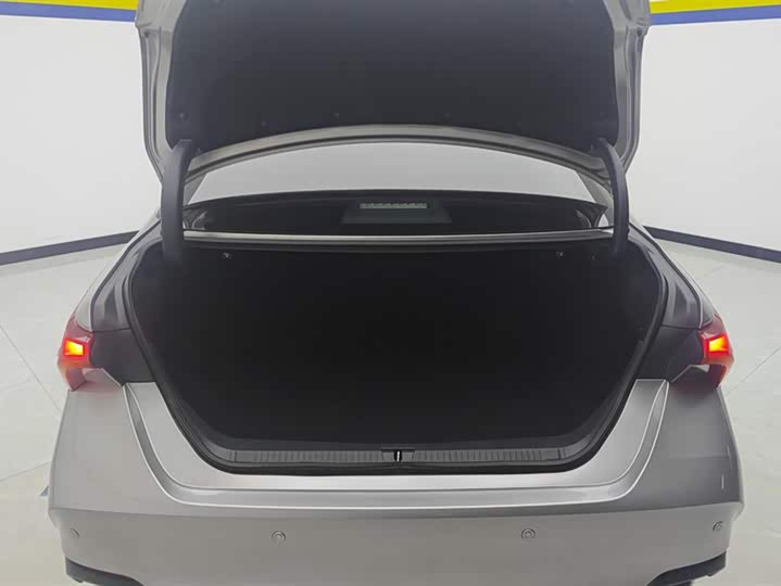 Photo 4 - Toyota Avalon