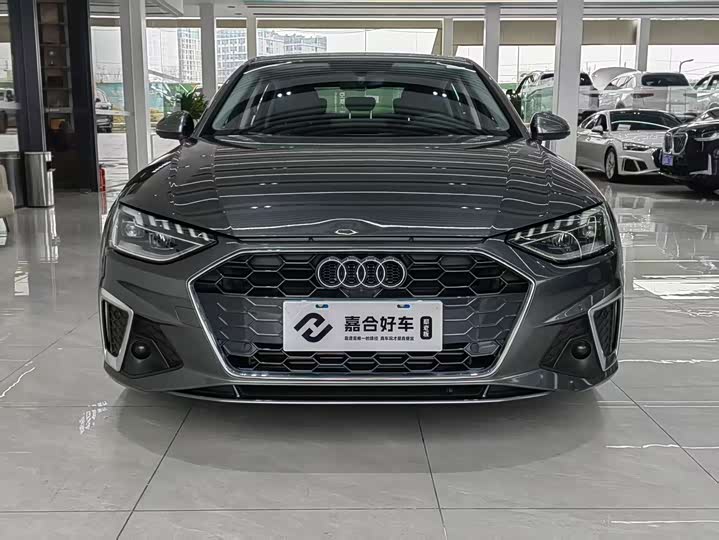 Фото 2 - Audi A4L