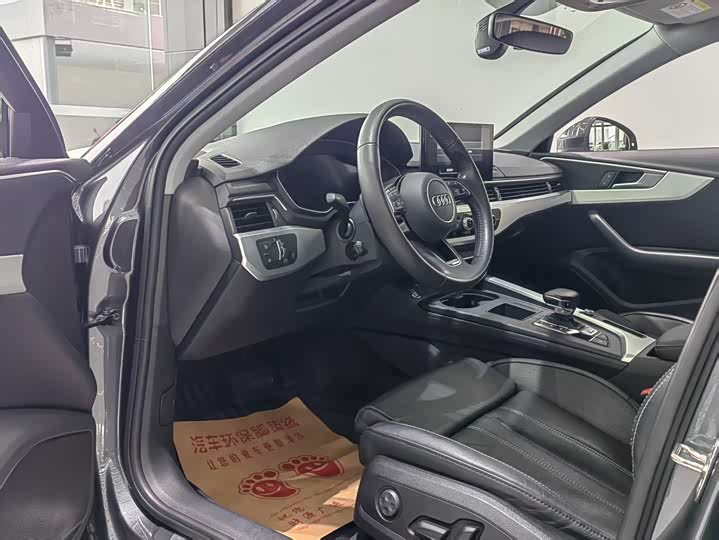 Фото 4 - Audi A4L