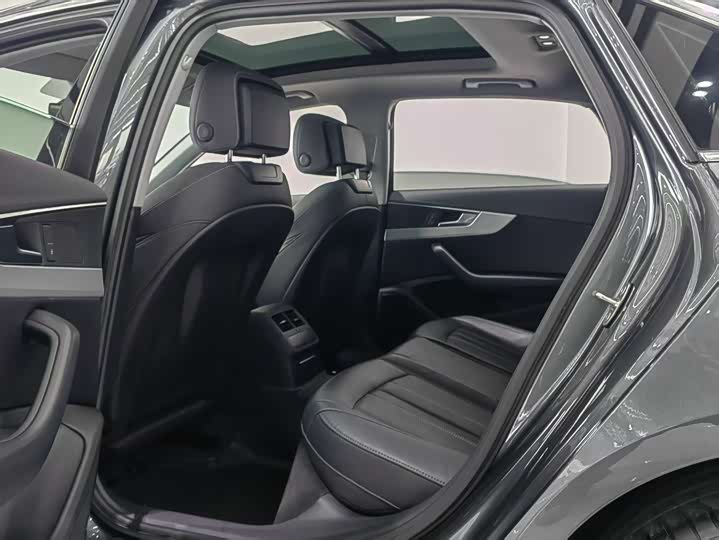 Фото 9 - Audi A4L