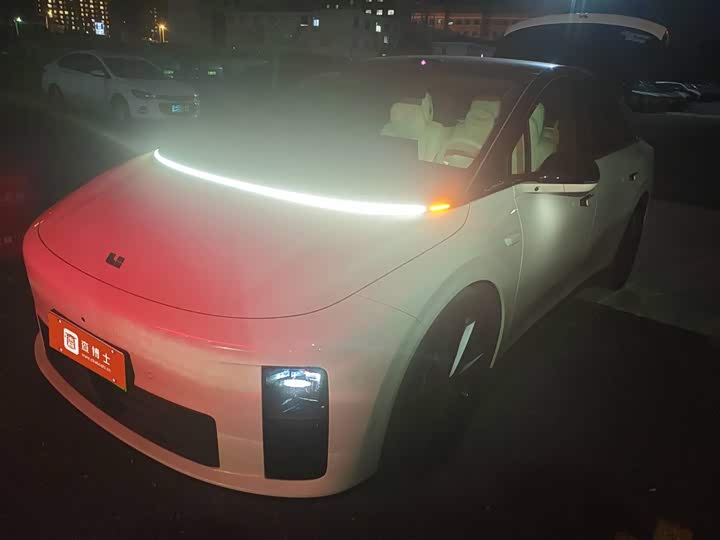 Фото 1 - LiXiang i6