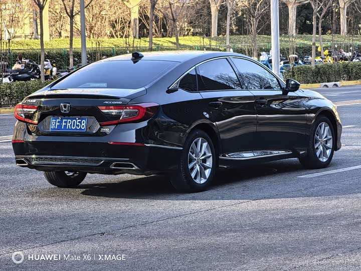 Фото 6 - Honda Accord