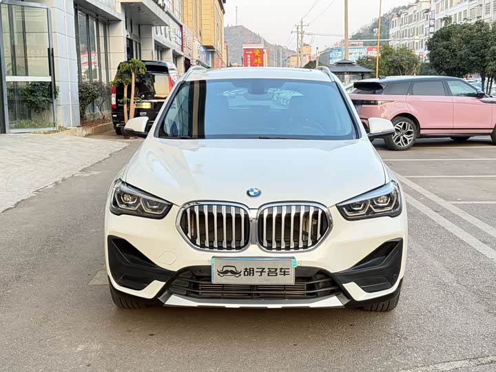 Фото 2 - BMW X1