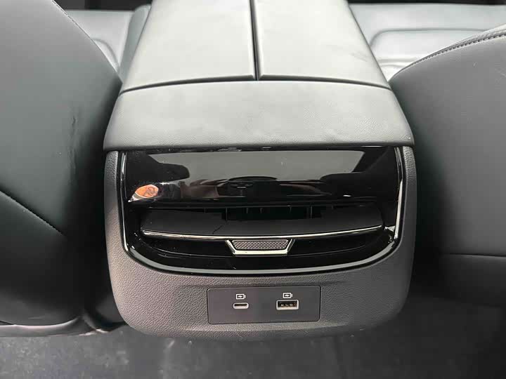 Фото 7 - Dongfeng Yipai eπ 007