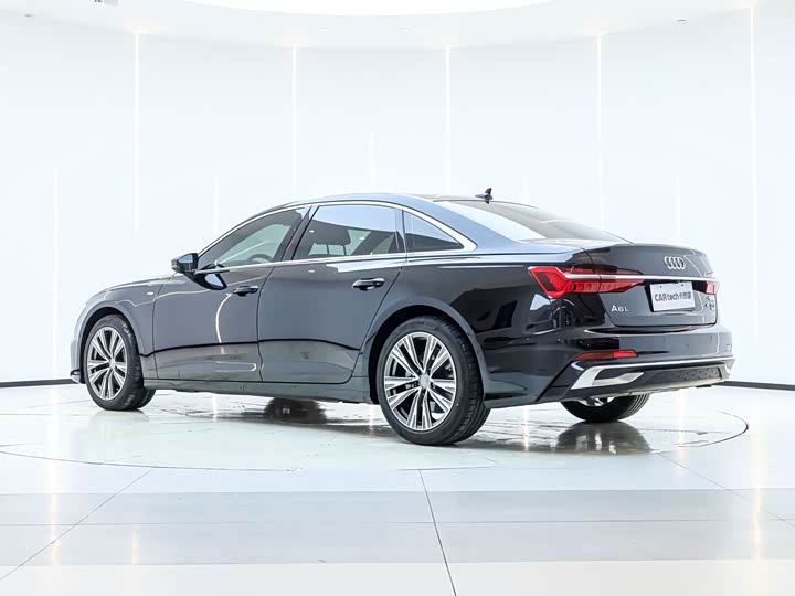 Фото 4 - Audi A6L