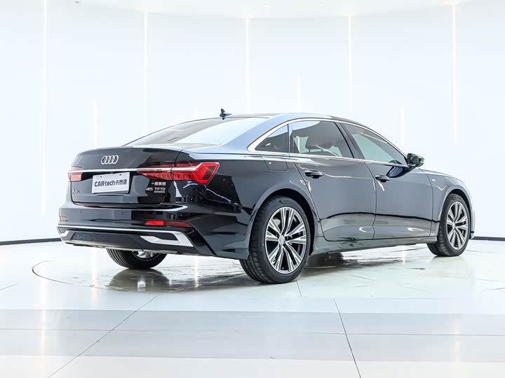 Фото 7 - Audi A6L