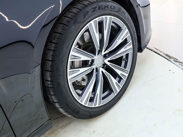 Фото 8 - Audi A6L