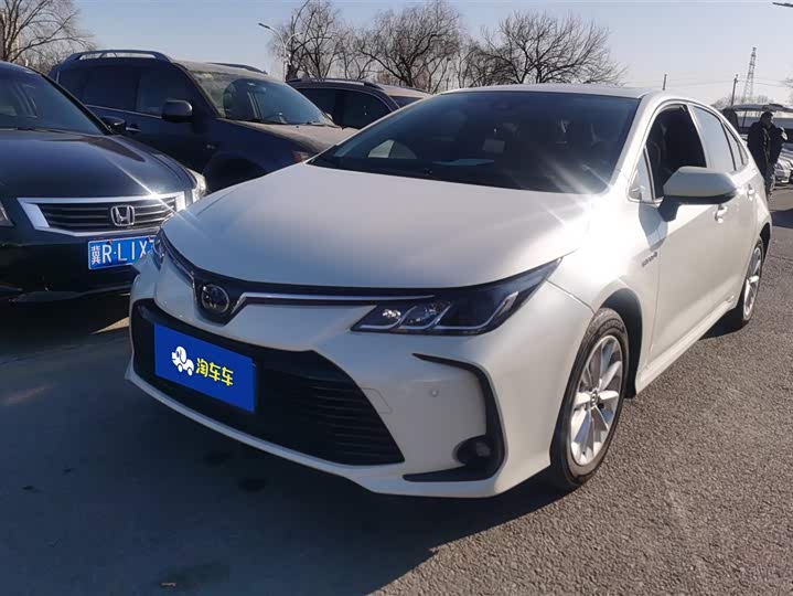 Фото 1 - Toyota Corolla