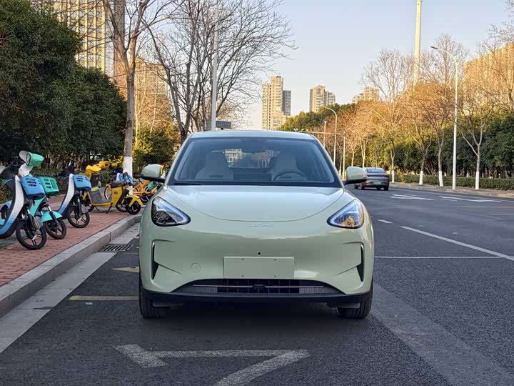 Фото 2 - Geely Galaxy Geome