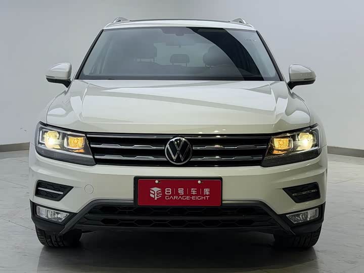 Фото 2 - Volkswagen Tiguan L Pro