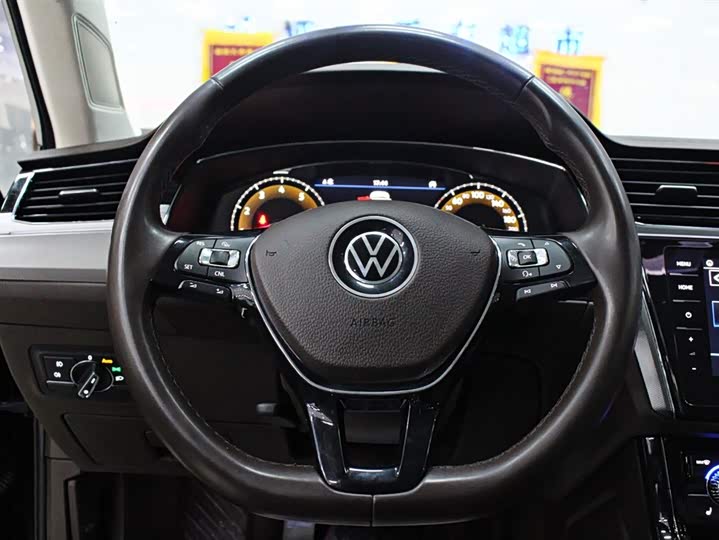 Фото 5 - Volkswagen Phideon