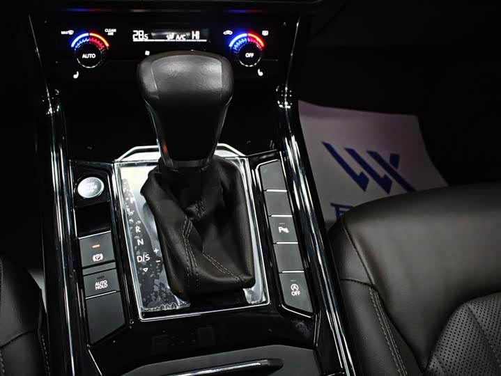 Фото 8 - Volkswagen Phideon