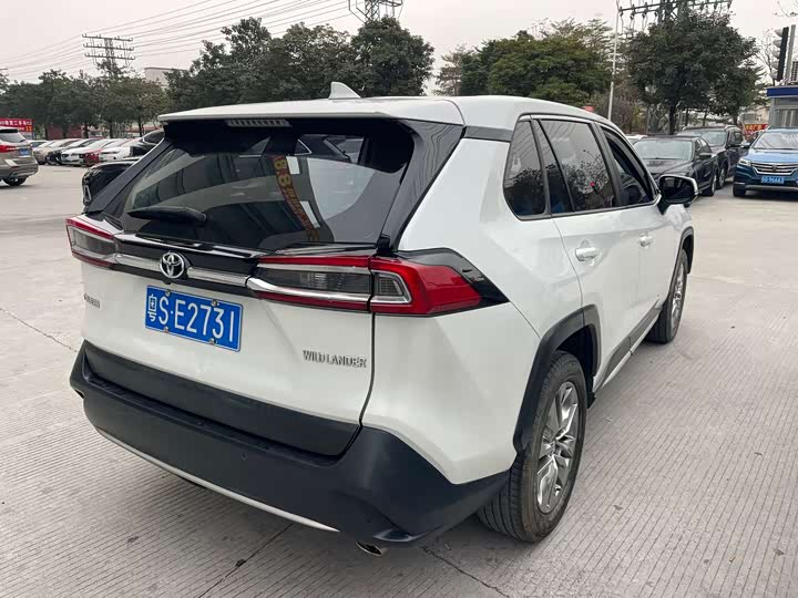 Фото 4 - Toyota Wildlander