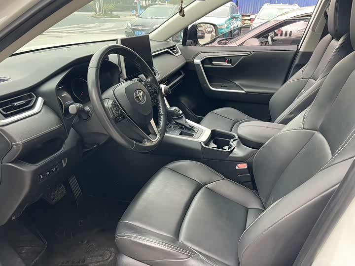 Фото 7 - Toyota Wildlander