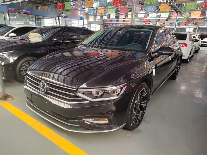 Фото 1 - Volkswagen Magotan