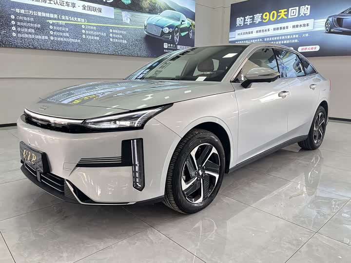 Фото 1 - Geely Galaxy L6