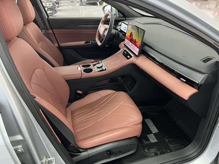 Фото 3 - Geely Galaxy L6