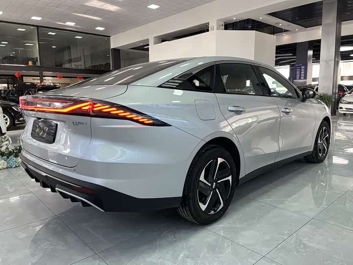 Фото 6 - Geely Galaxy L6