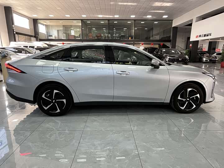 Фото 9 - Geely Galaxy L6