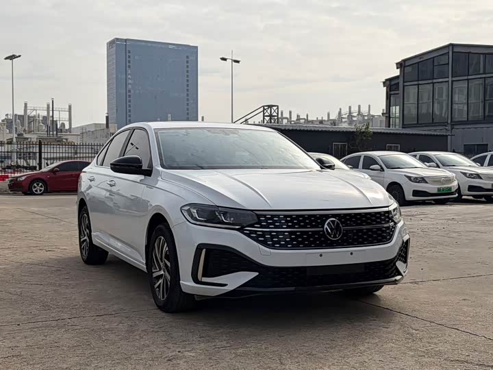 Фото 2 - Volkswagen Lavida