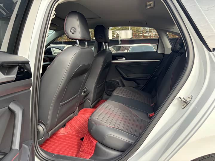 Фото 9 - Volkswagen Lavida