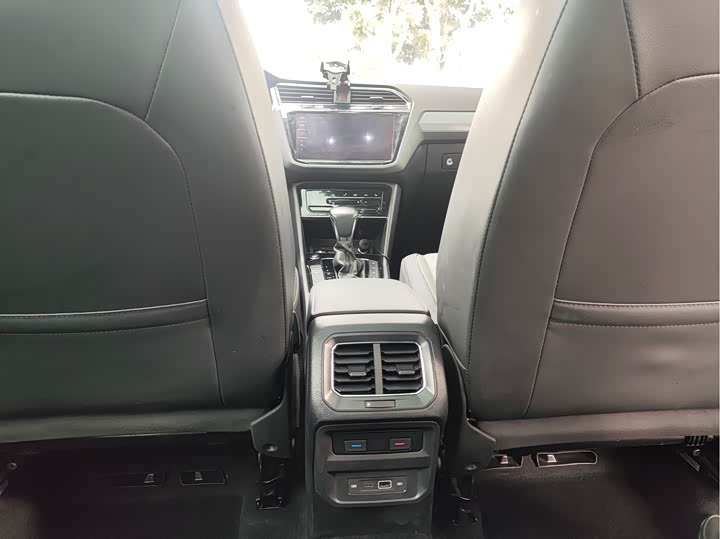 Фото 8 - Volkswagen Tiguan X