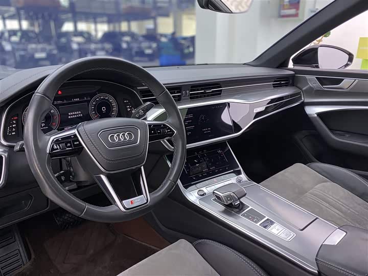 Фото 6 - Audi A6L