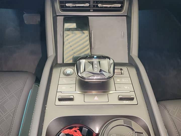 Фото 6 - BYD Qin L